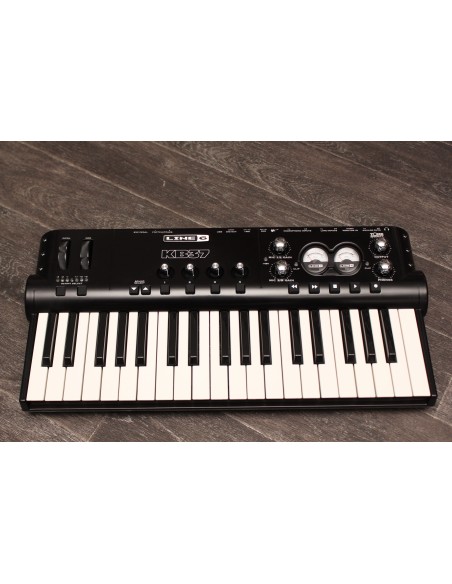 Line 6 POD Studio KB37 USB Clavier avec Interface intégrée