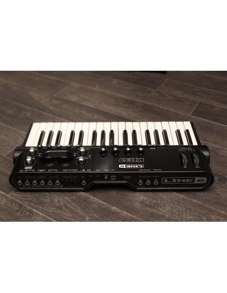 Line 6 POD Studio KB37 USB Clavier avec Interface intégrée