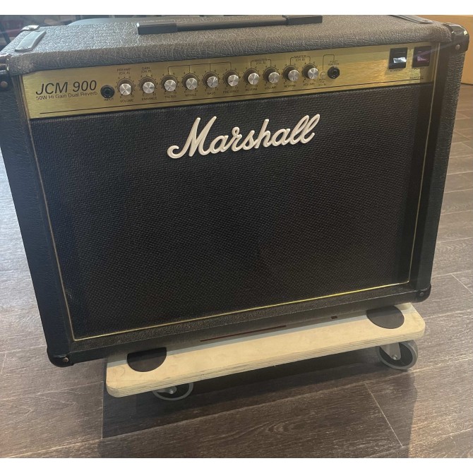 Marshall Ampli à Lampe JCM 900 4502...