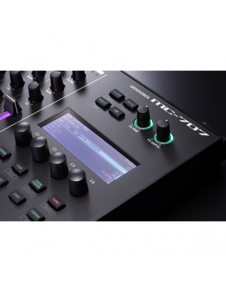 Roland MC-707 Groovebox 2019