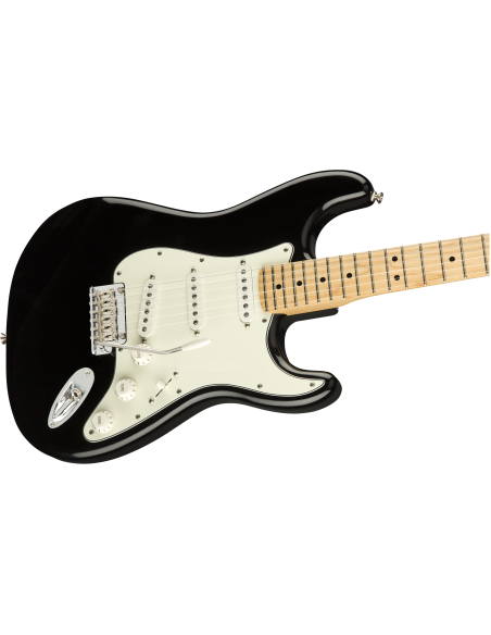 Fender Player Stratocaster with Maple Fretboard 2018 - 2020 Black