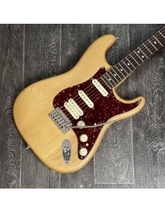 2011 American Deluxe Strat... 2